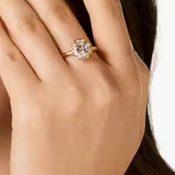 Something Sparkly Spade Ring - Picture 2 of 2